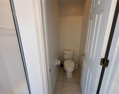 2757 Lido Key Drive - Photo Thumbnail 13