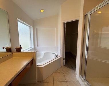 2757 Lido Key Drive - Photo Thumbnail 14