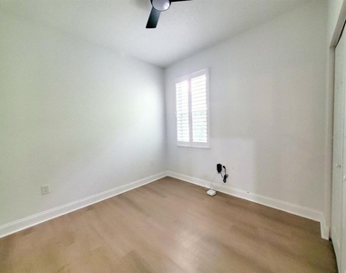 2616 E Cayuga Street - Photo Thumbnail 11