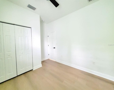 2616 E Cayuga Street - Photo Thumbnail 12