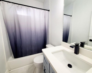 2616 E Cayuga Street - Photo Thumbnail 13