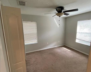 8523 Brushleaf Way - Photo Thumbnail 8