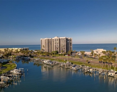 1660 Gulf Boulevard - Photo Thumbnail 12