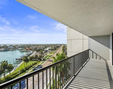 1660 Gulf Boulevard - Photo Thumbnail 19