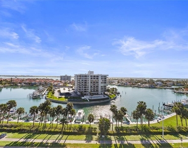 1660 Gulf Boulevard - Photo Thumbnail 28