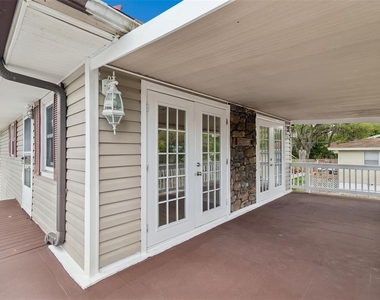 11945 Wanda Avenue - Photo Thumbnail 4