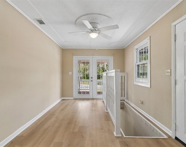 11945 Wanda Avenue - Photo Thumbnail 13