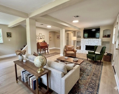 11945 Wanda Avenue - Photo Thumbnail 6