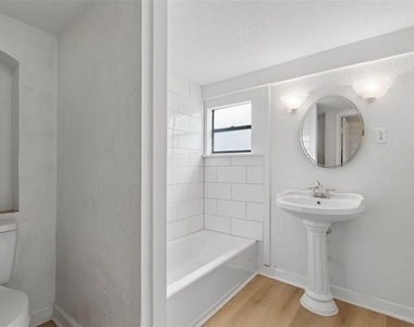 11945 Wanda Avenue - Photo Thumbnail 11