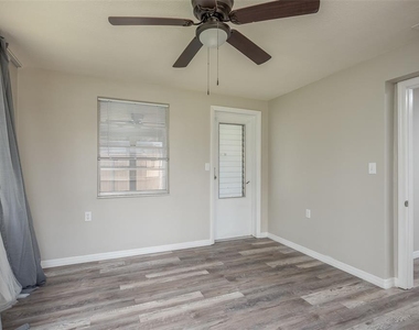 5646 Festivo Drive - Photo Thumbnail 12