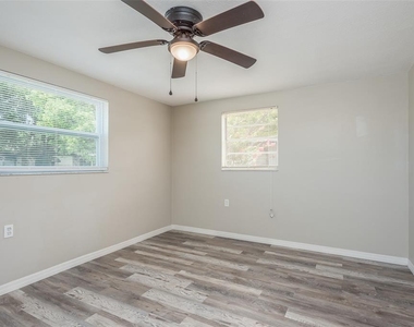 5646 Festivo Drive - Photo Thumbnail 15