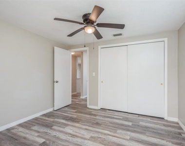 5646 Festivo Drive - Photo Thumbnail 16