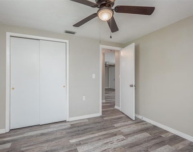 5646 Festivo Drive - Photo Thumbnail 19