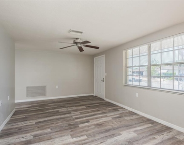 5646 Festivo Drive - Photo Thumbnail 5