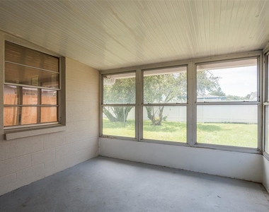 5646 Festivo Drive - Photo Thumbnail 22