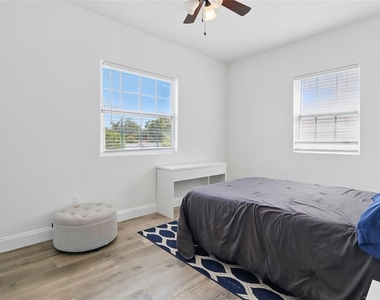 3024 W Douglas St - Photo Thumbnail 16