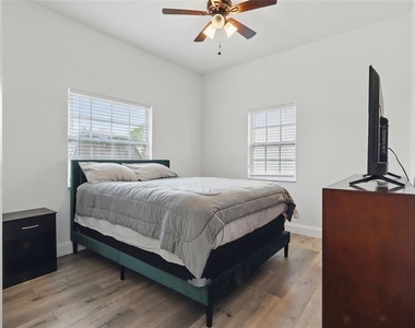 3024 W Douglas St - Photo Thumbnail 14