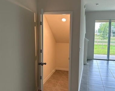2184 Tay Wes Drive - Photo Thumbnail 8