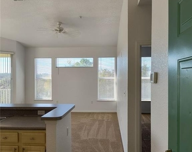 8904 Legacy Court - Photo Thumbnail 12