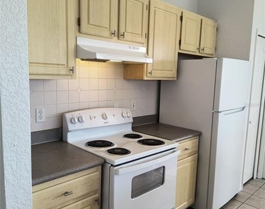 8904 Legacy Court - Photo Thumbnail 11