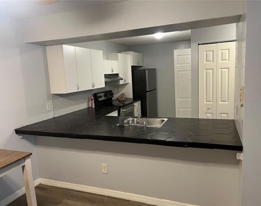 616 Kenwick Circle - Photo Thumbnail 2