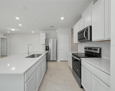 2214 Lovely Lane - Photo Thumbnail 4