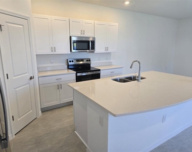 1393 Anchor Bend Way - Photo Thumbnail 2
