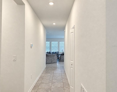 503 Hatteras Road - Photo Thumbnail 6
