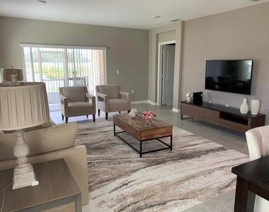 4722 Coral Castle Drive - Photo Thumbnail 2