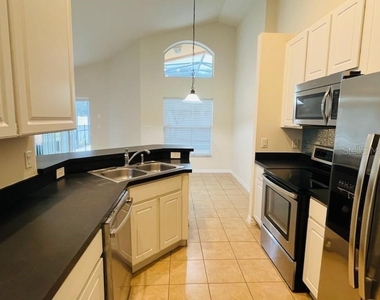 2537 Dharma Circle - Photo Thumbnail 5