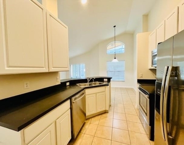 2537 Dharma Circle - Photo Thumbnail 7