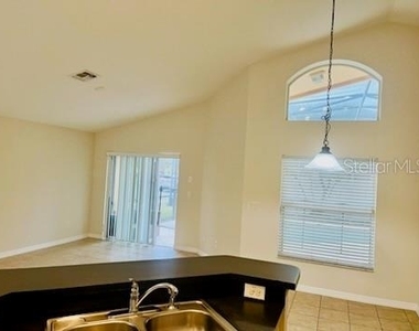 2537 Dharma Circle - Photo Thumbnail 9