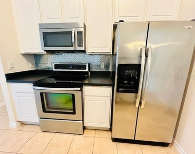 2537 Dharma Circle - Photo Thumbnail 8