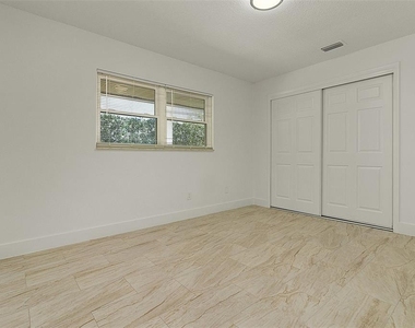 810 Oregon Avenue - Photo Thumbnail 20