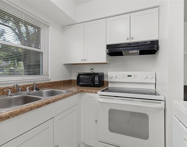 810 Oregon Avenue - Photo Thumbnail 10