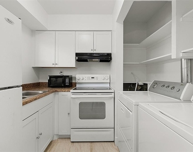 810 Oregon Avenue - Photo Thumbnail 12