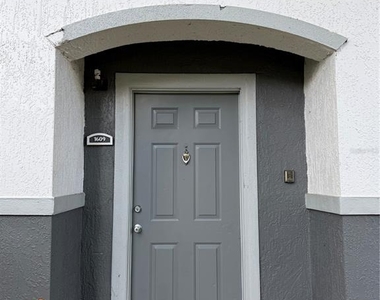 4316 S Kirkman Road - Photo Thumbnail 2