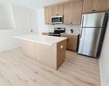 1106 Rush Court - Photo Thumbnail 4