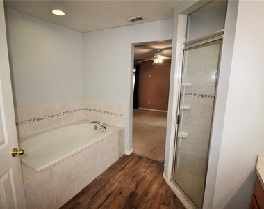 222 Churchill Court - Photo Thumbnail 12