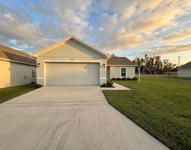 627 W Carey Lane - Photo Thumbnail 1