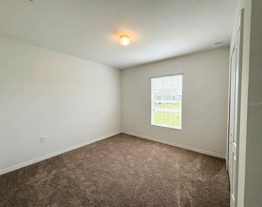 627 W Carey Lane - Photo Thumbnail 11