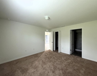 627 W Carey Lane - Photo Thumbnail 16