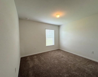627 W Carey Lane - Photo Thumbnail 12