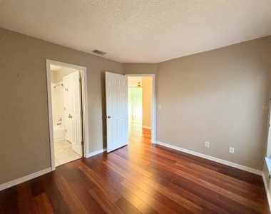 1802 Garden Lake Drive - Photo Thumbnail 6