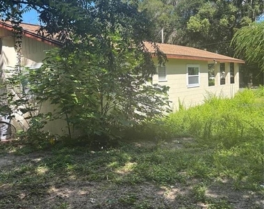 1642 Sw 2nd Street - Photo Thumbnail 3