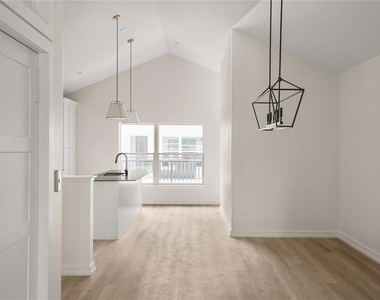 1606 Park Lake Street - Photo Thumbnail 40
