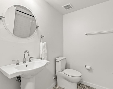 1606 Park Lake Street - Photo Thumbnail 16