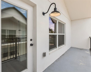 1606 Park Lake Street - Photo Thumbnail 43