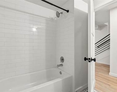 1606 Park Lake Street - Photo Thumbnail 17