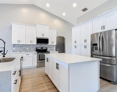 3596 Yellow Bird Court - Photo Thumbnail 8